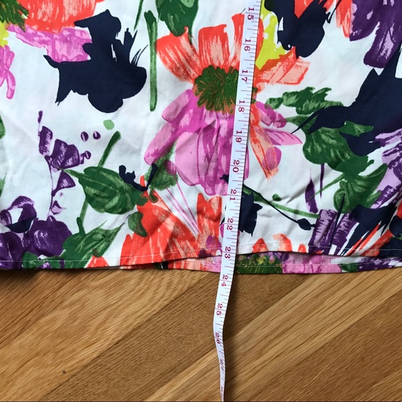 *HP* J. Crew Silk tie-neck top in Garden Floral - Picture 4 of 4